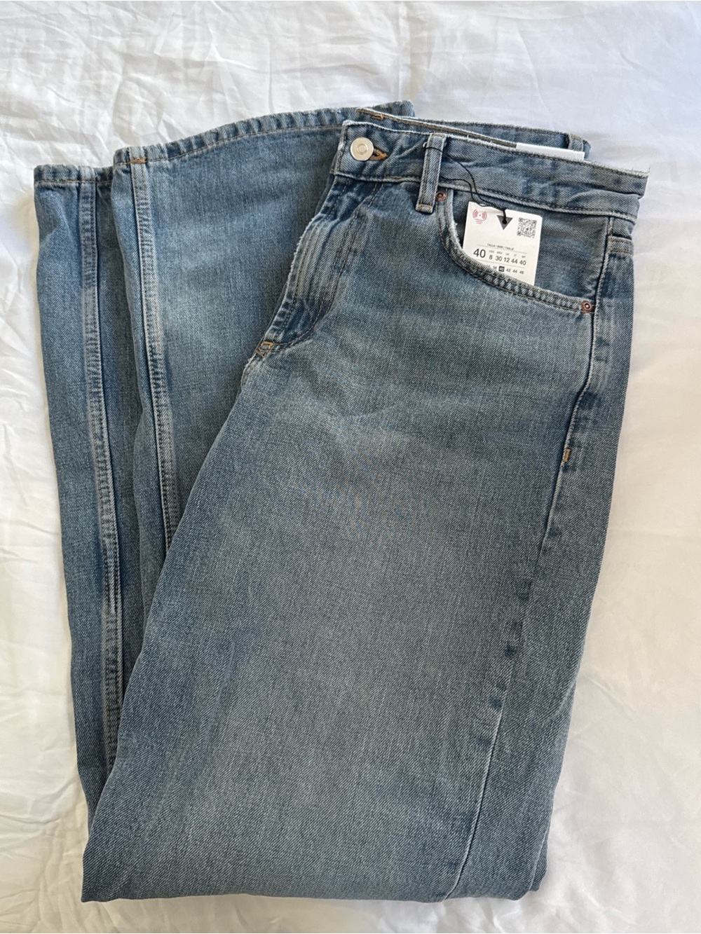 ZARA MID RISE WIDE LEG JEAN - Picture 2 of 2